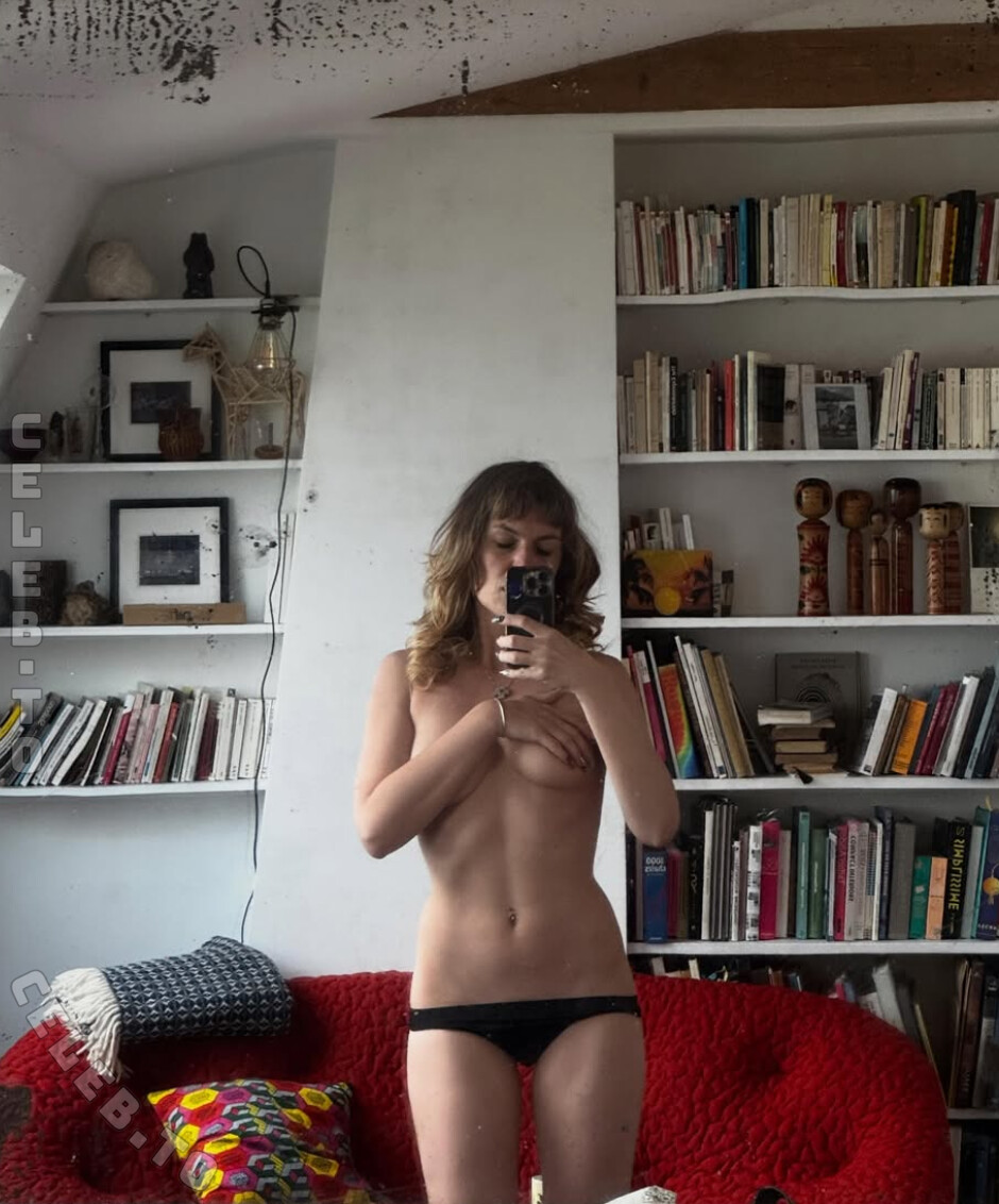 Elena Wolff nude photo 12