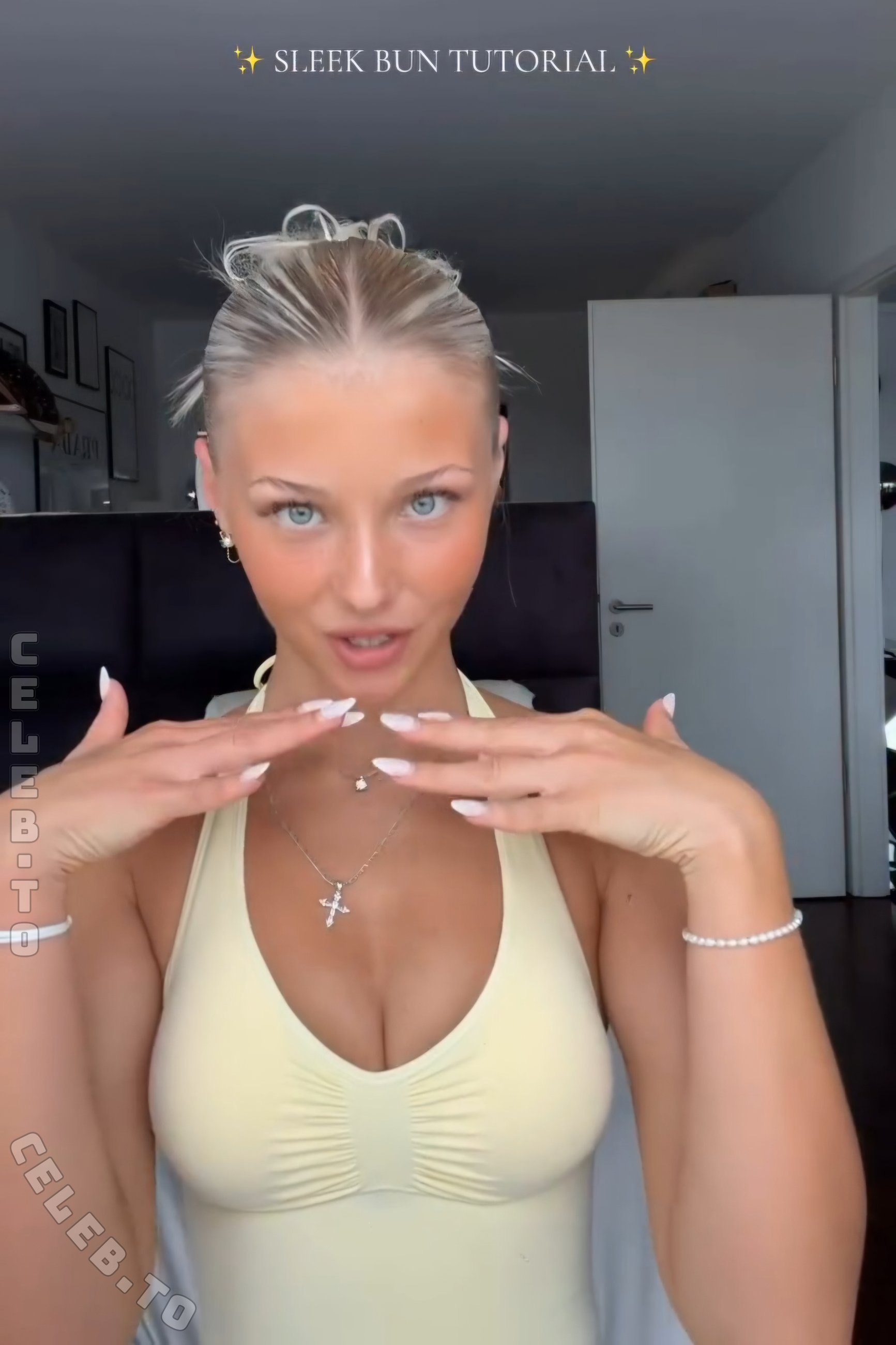 Elena Zoe nude photo 2