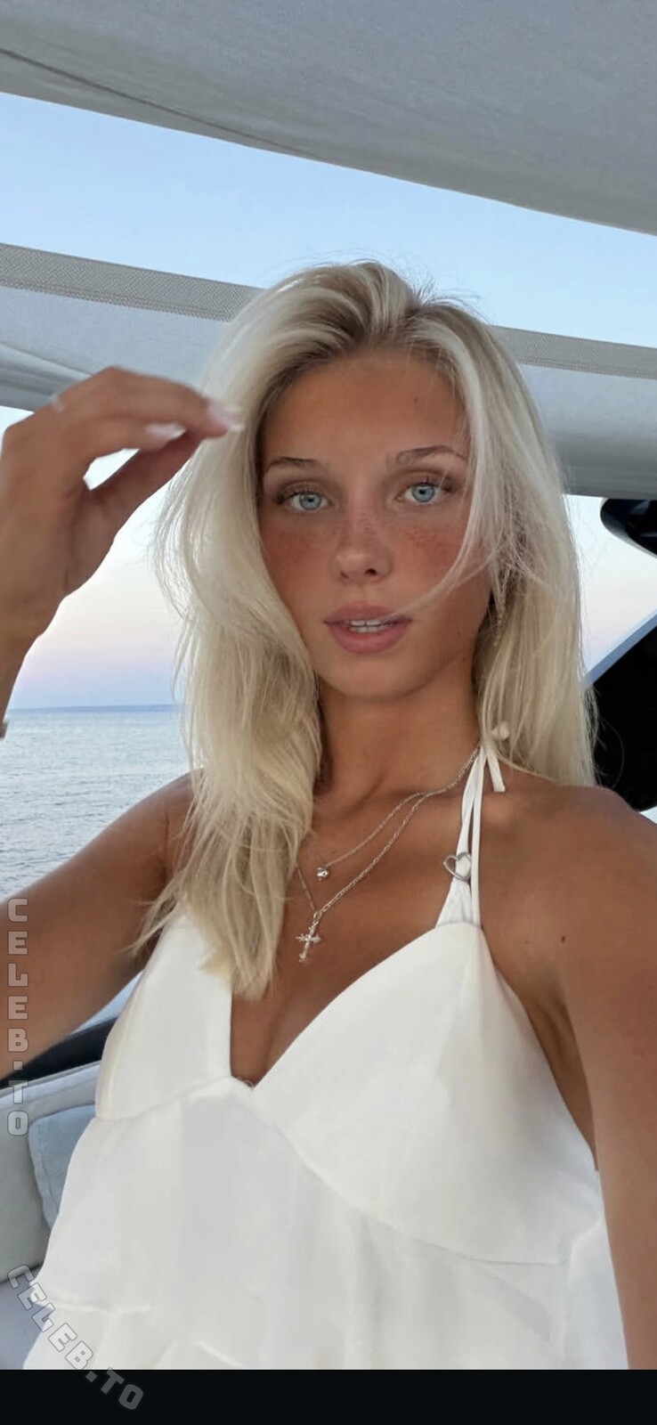Elena Zoe nude photo 3