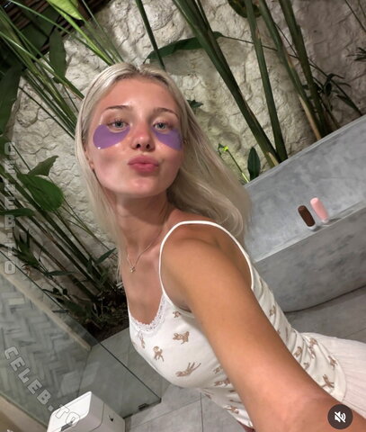 Elena Zoe nude photo 2