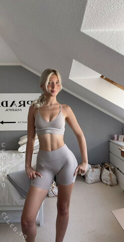 Elena Zoe New (1 photo)