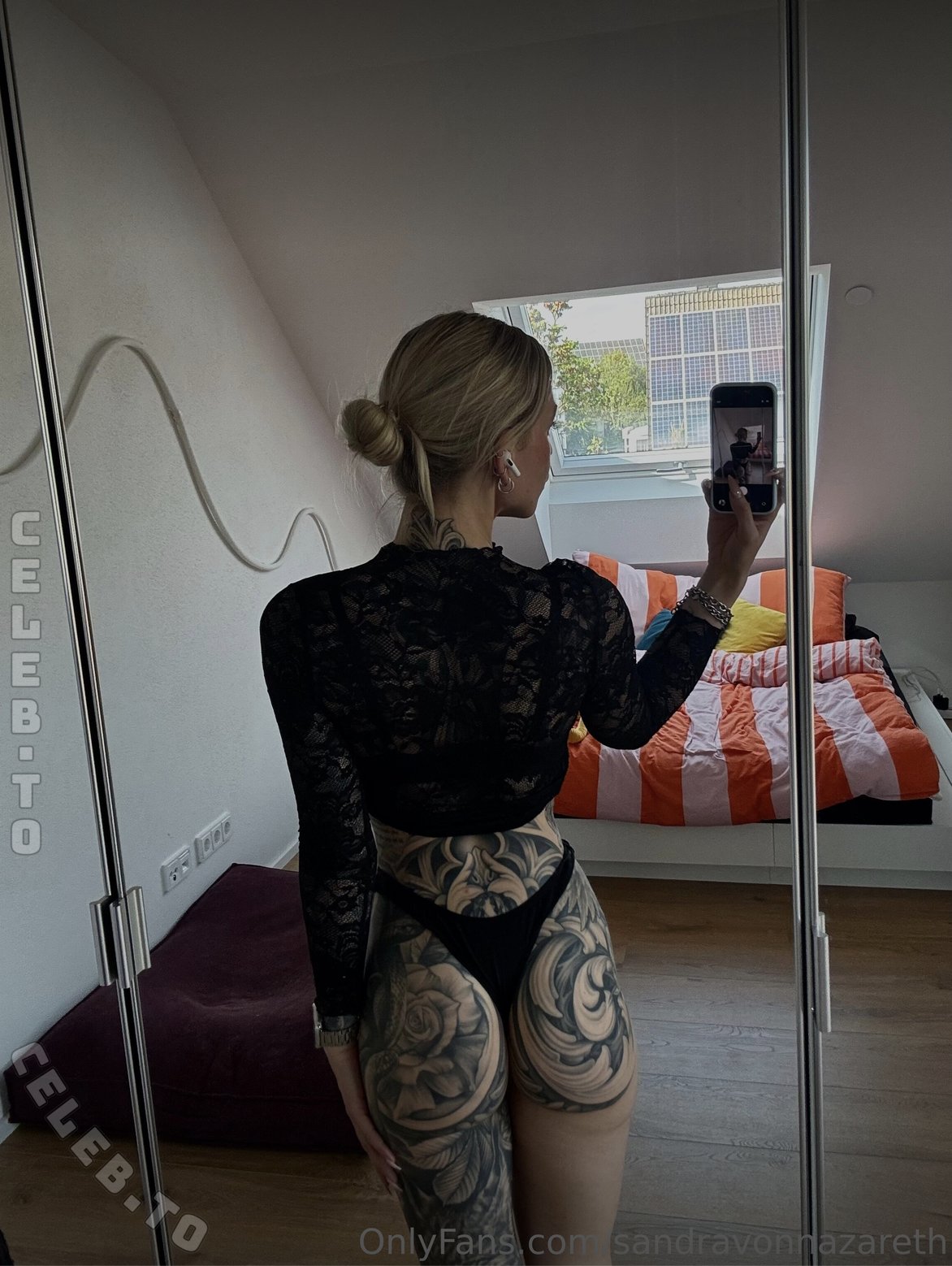 Elena_tight nude photo 1