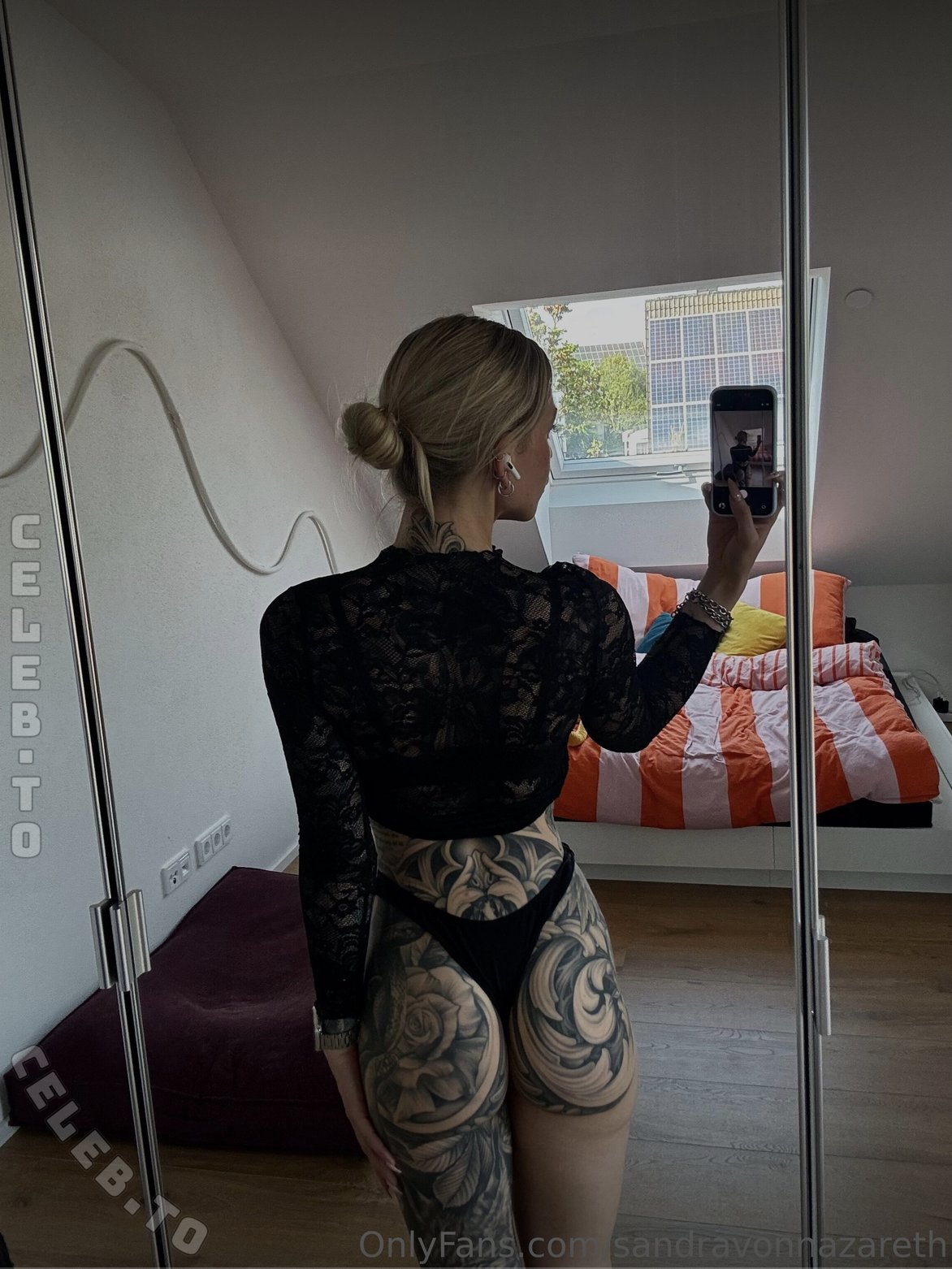 Elena_tight nude photo 1