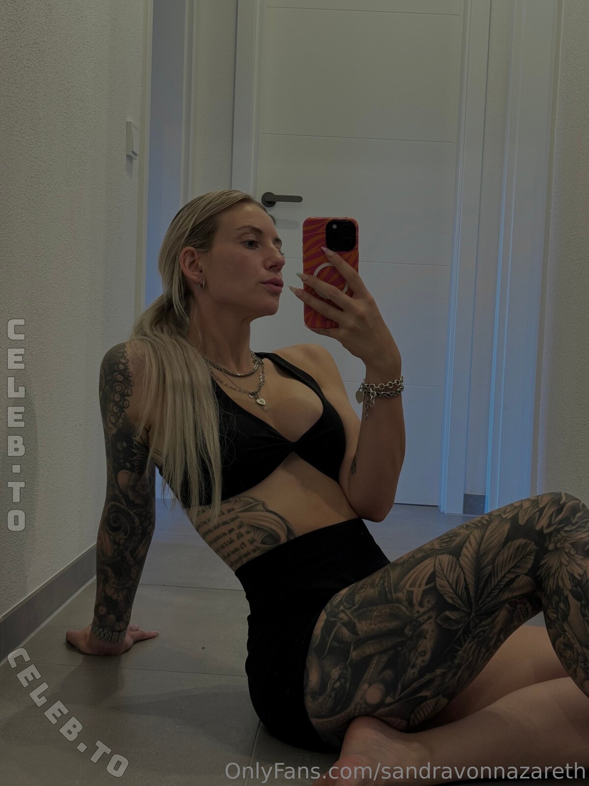 Elena_tight nude photo 1