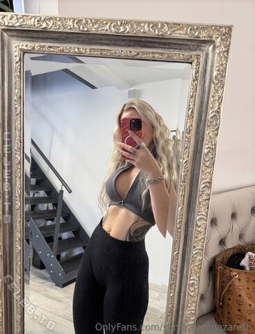 Elena_tight Sexy (3 photos)