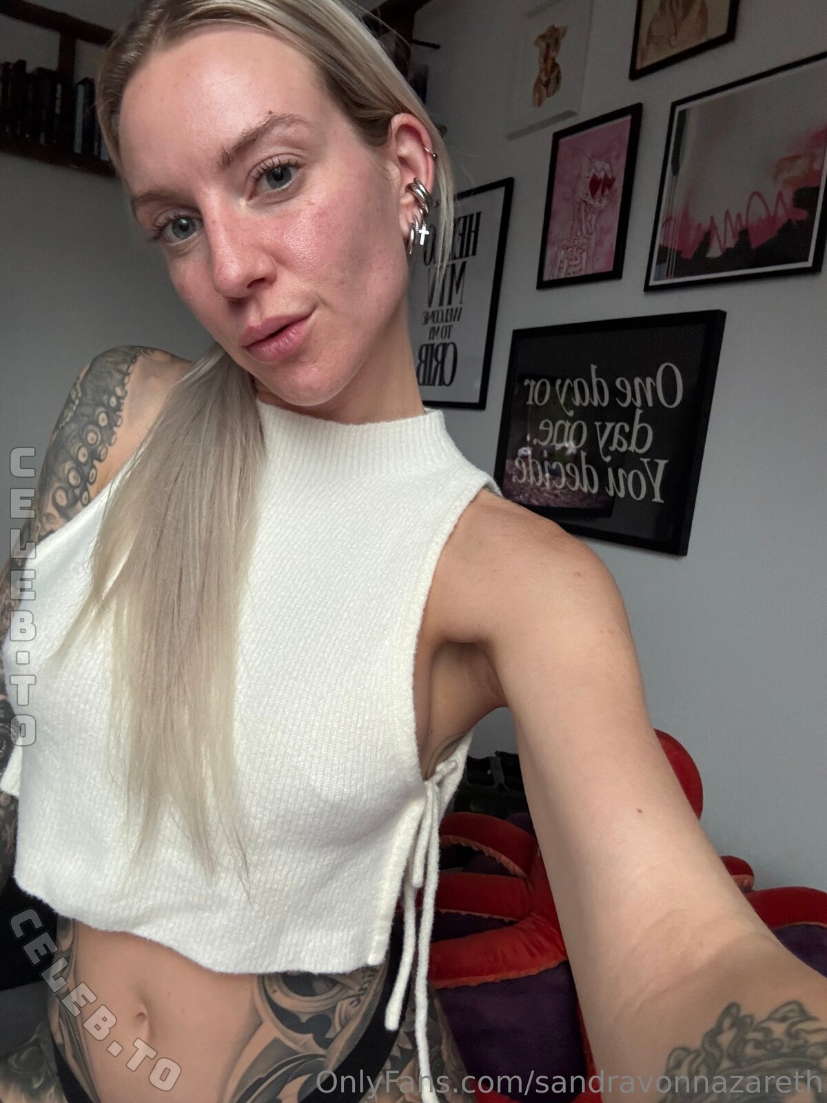 Elena_tight nude photo 1
