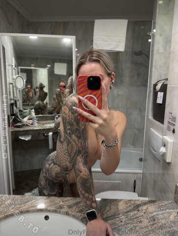 Elena_tight nude photo 4