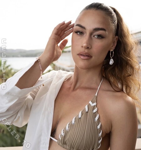 Eleni Frommann nude photo 1