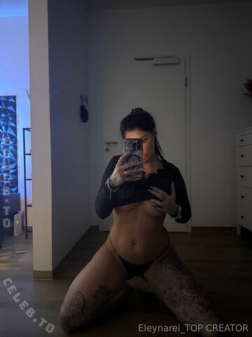 Eleynarei nude photo 5