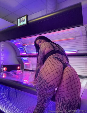 Eleynarei nude photo 4