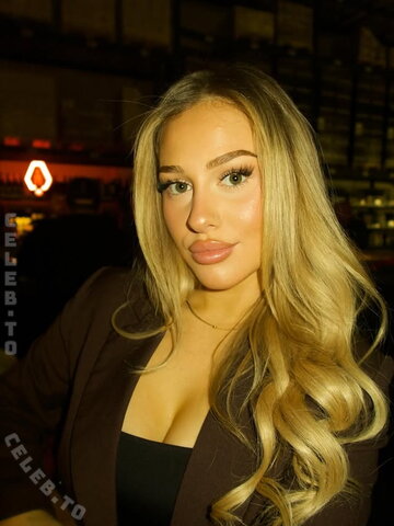 Elianabajrami nude photo 28