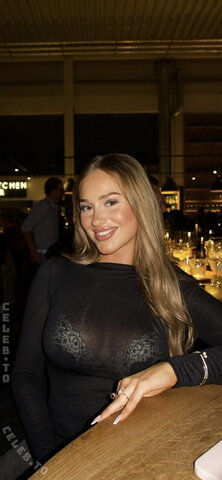 Elianabajrami nude photo 15