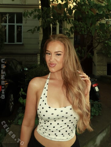 Elianabajrami nude photo 8