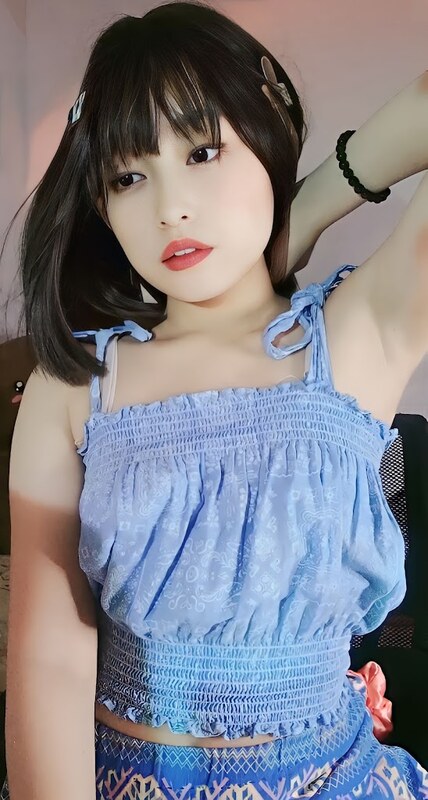 Elien nude photo 3