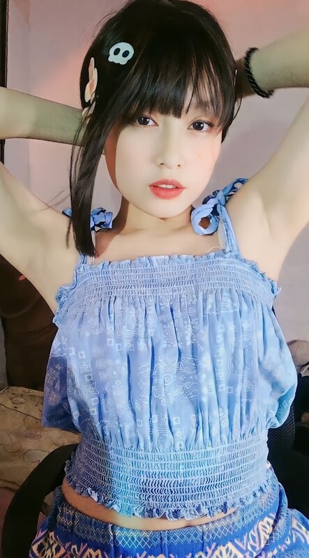 Elien nude photo 5