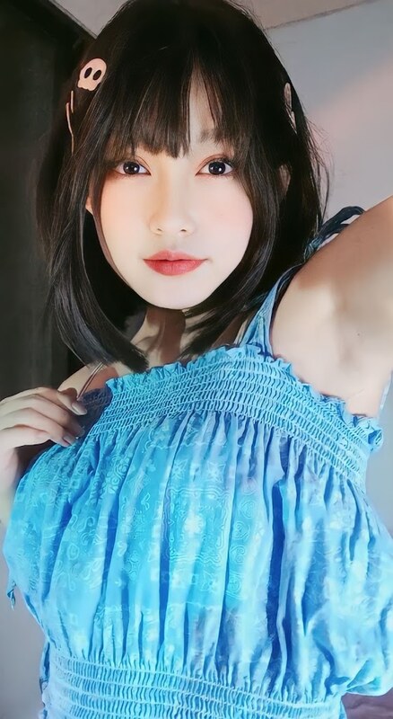 Elien nude photo 6