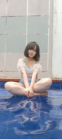 Elien nude photo 3