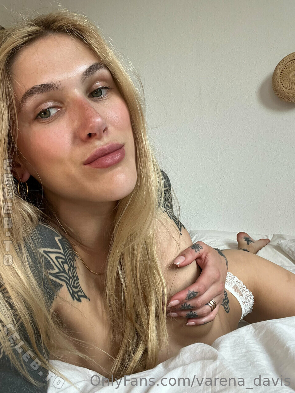 Elin Varena Van Beeck nude photo 5