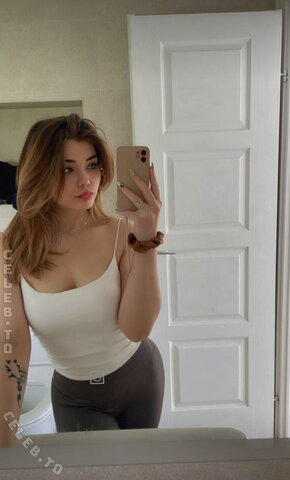 elinalovee nude photo 10