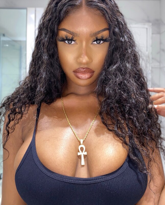 Elinda San nude photo 12