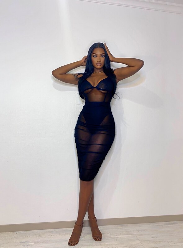 Elinda San nude photo 9