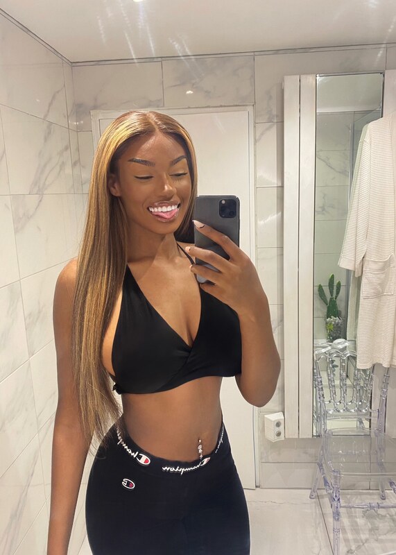 Elinda San nude photo 13