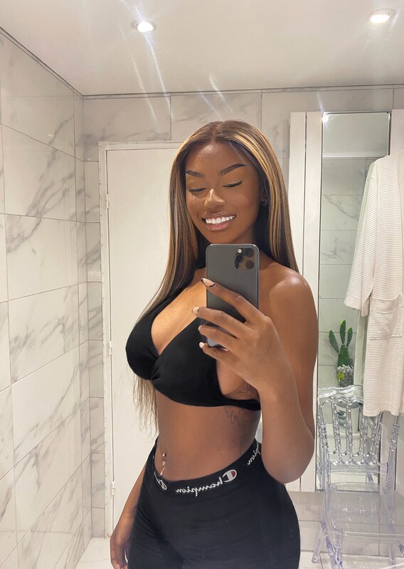 Elinda San nude photo 15