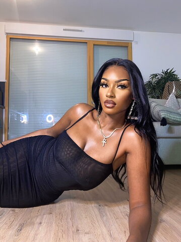 Elinda San nude photo 22
