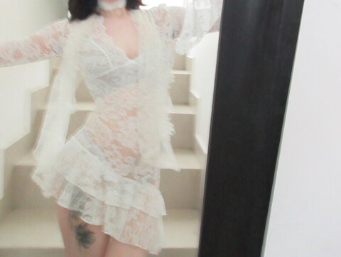 elinoiiddx nude photo 3