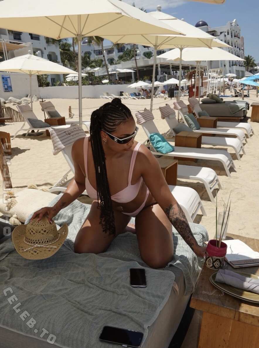 Elisa Loah RLR nude photo 3