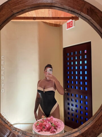 Elisa Loah RLR nude photo 3