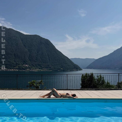 Elisa Meneghini nude photo 1