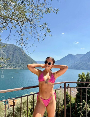 Elisa Meneghini nude photo 8