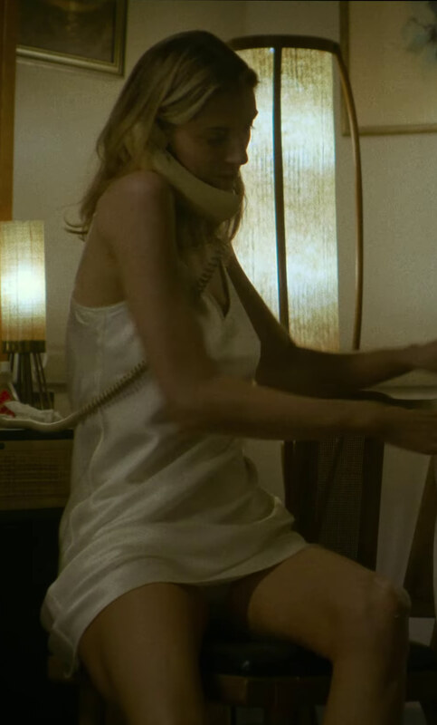 Elizabeth Debicki nude photo 1