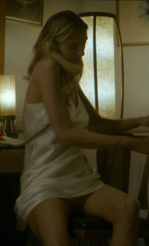 Elizabeth Debicki Hot (2 photos)