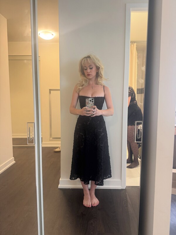 Ella Ballentine nude photo 3