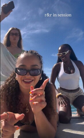 Ella Eyre nude photo 8