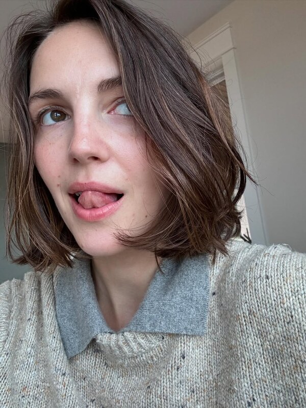 Ella Hunt nude photo 3