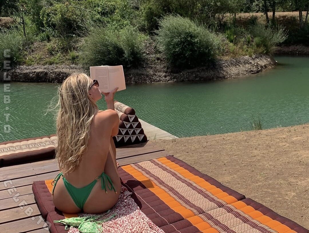 Ella Kania nude photo 12