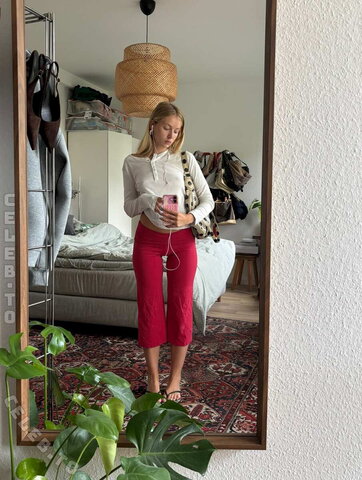 Ella Kania photo 3