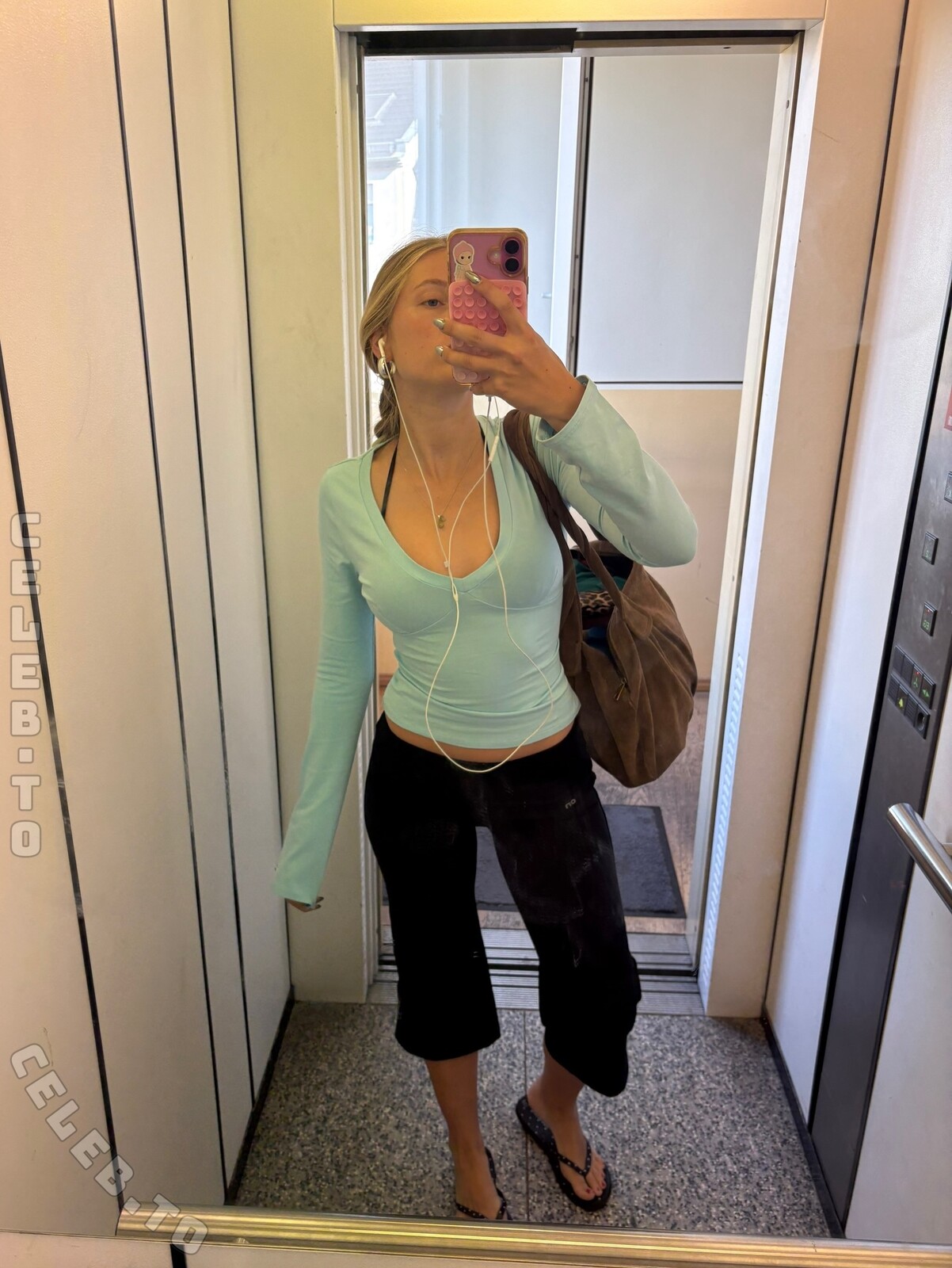 Ella Kania nude photo 10