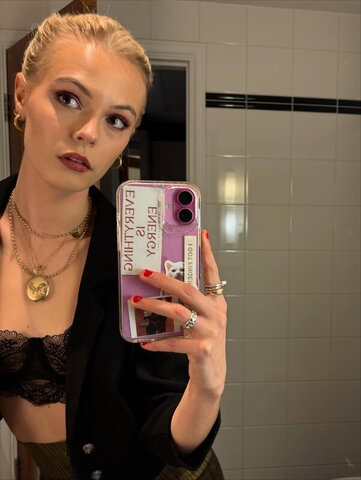 Ella Maisy Purvis nude