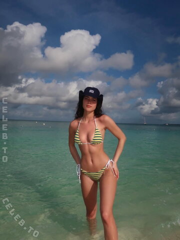 Ella Mendelsohn photo 1