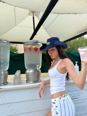 Ella Mendelsohn photo 6