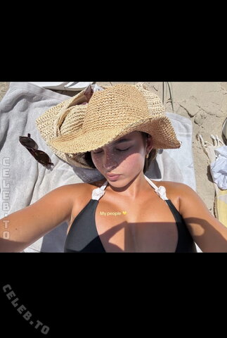 Ella Midgley nude photo 3