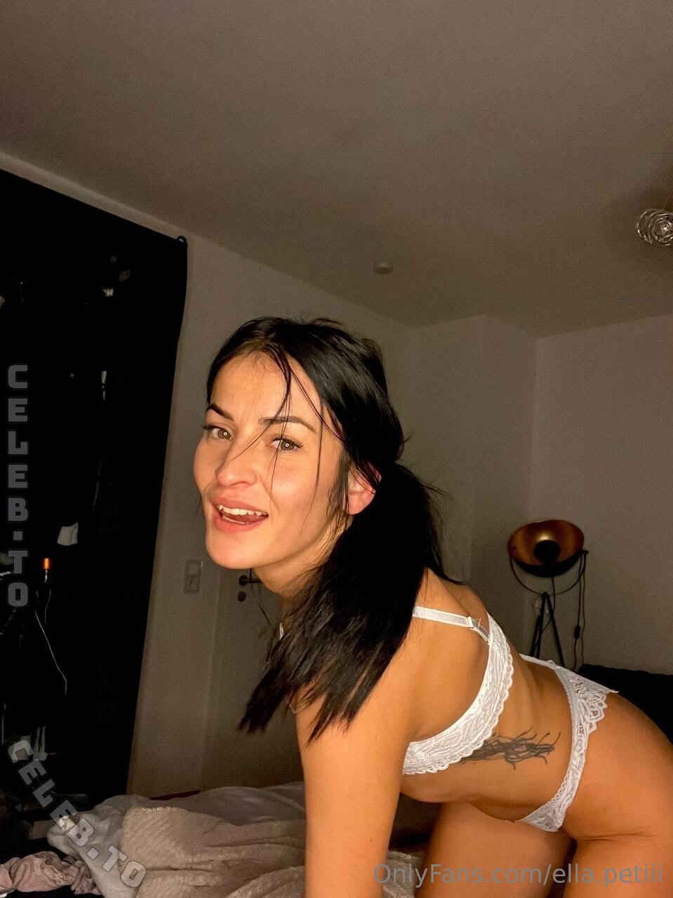 Ella petite nude photo 2