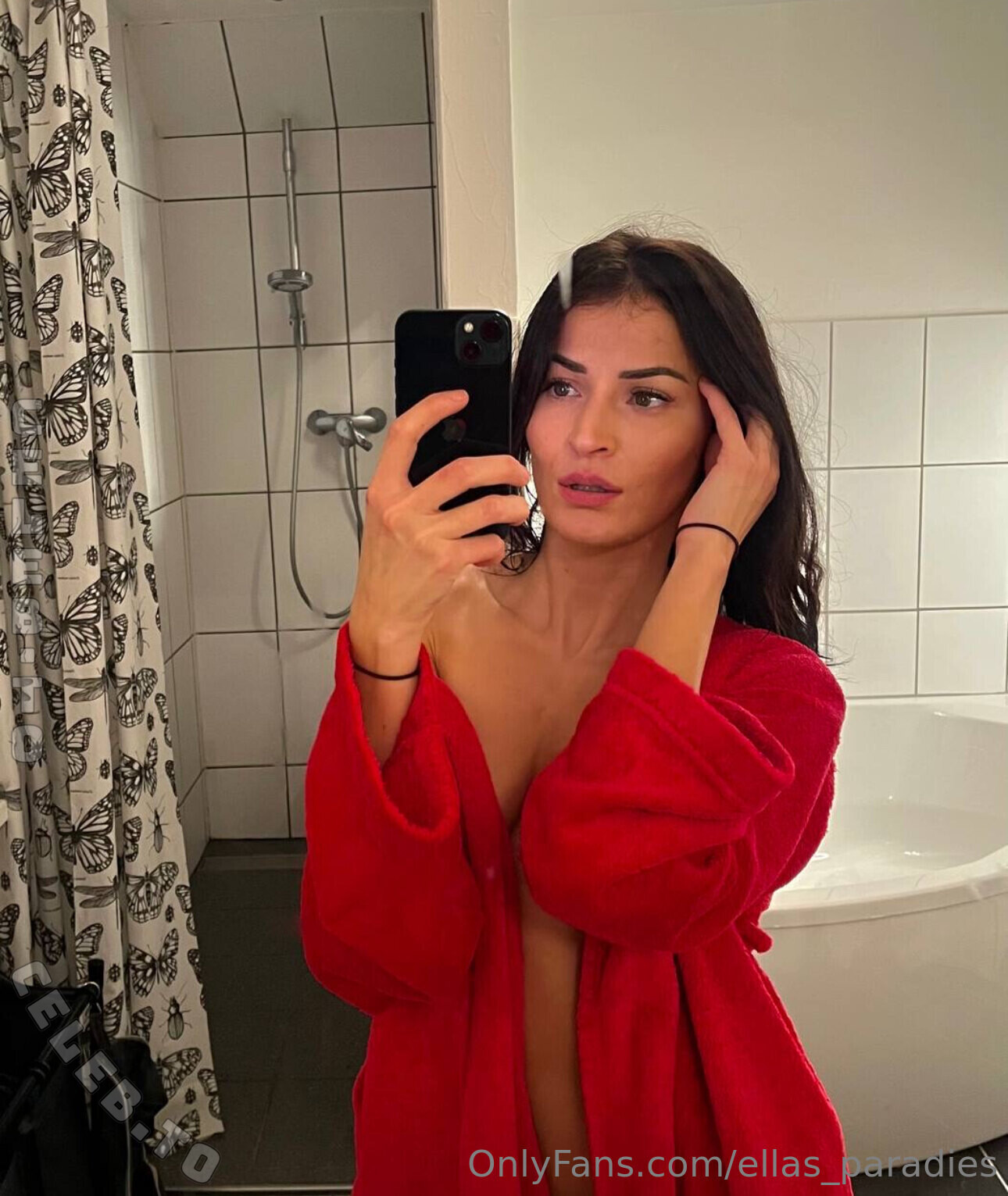 Ella petite nude photo 12