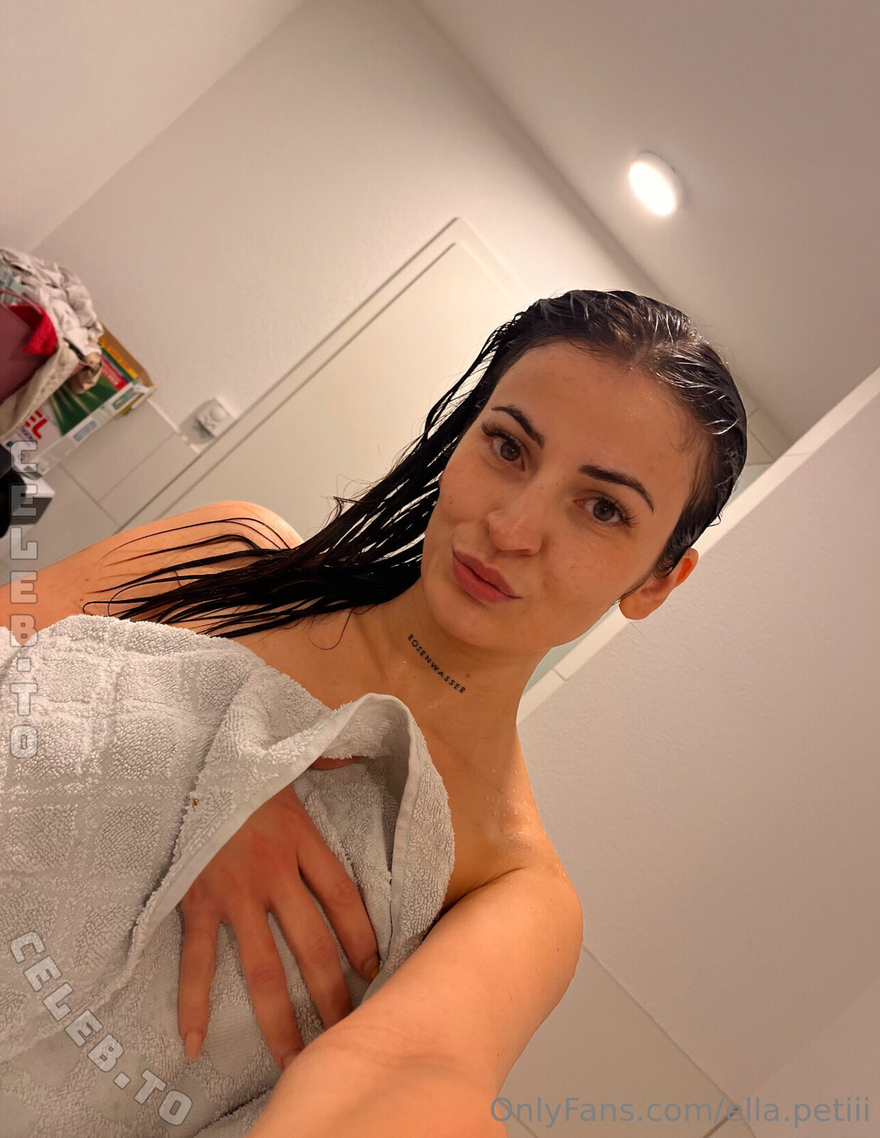Ella petite nude photo 11