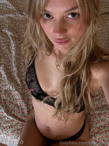 Ellakalinin00 nude photo 17