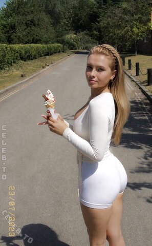 Elle Botterill Fresh (1 photo)